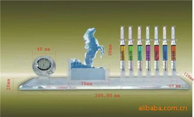 透明美學(xué) 有機(jī)玻璃擺件點(diǎn)亮辦公桌的六種方式